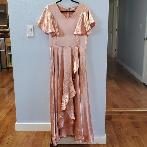 Ivy City Co Callie Peach Faux Wrap Dress - Picture 3 of 9